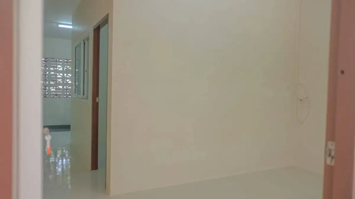 Rental Image 8