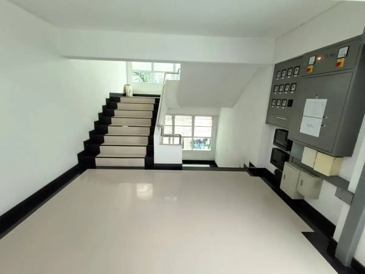 Rental Image 4