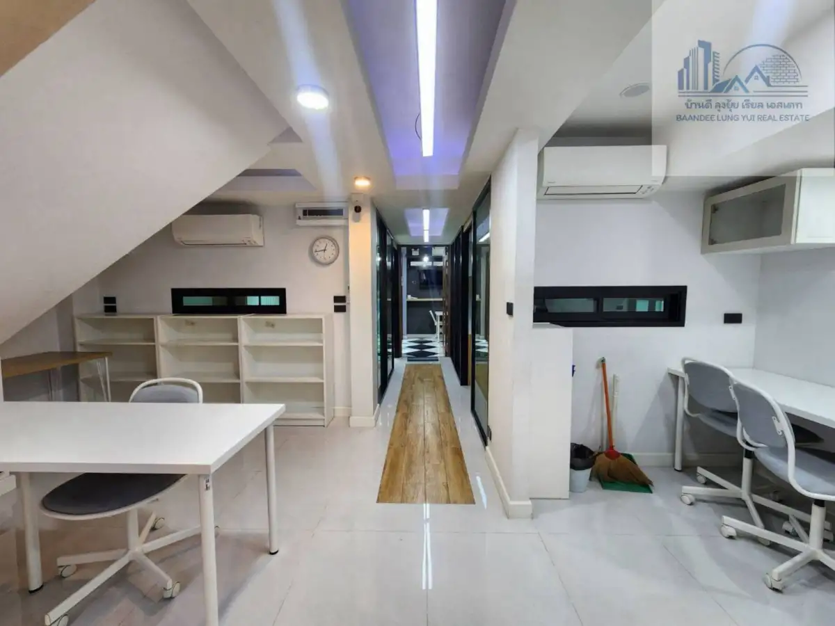 Rental Image 4